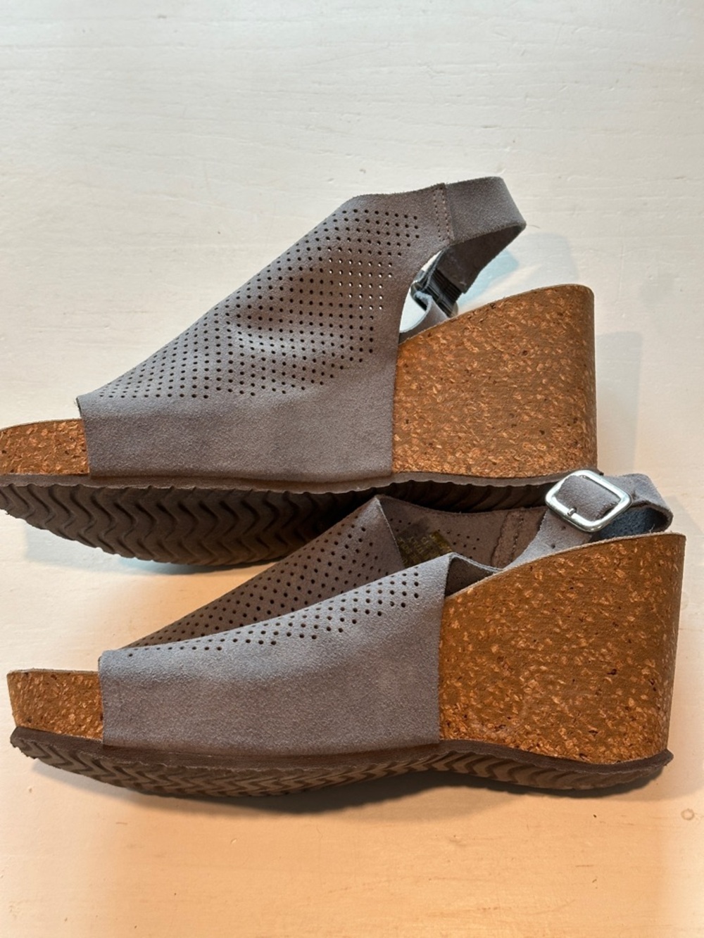 Marina Luna Gray Leather Perforated Peep-Toe Slingback Sandals - Picture 2 of 8